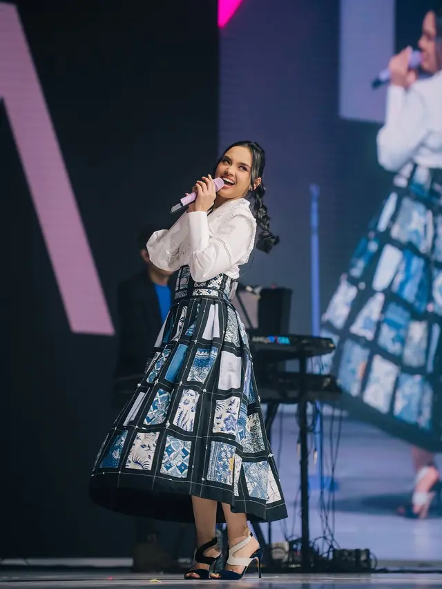 Potret Busana Manggung Lyodra Ginting. Sumber: IG @lyodraofficial