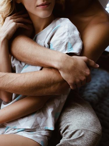 Dalam Sehari Maksimalnya Berapa Kali Suami Istri Bisa Berhubungan