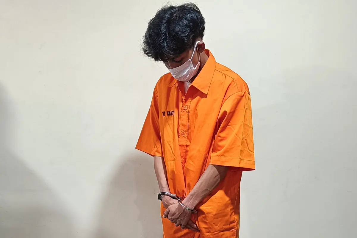 Nico Yandi Putra, pelaku pembunuhan terhadap wanita tunasila berinisial R (35) di Pulau Pari, Kepulauan Seribu. (Merdeka.com/Rahmat Baihaqi)
