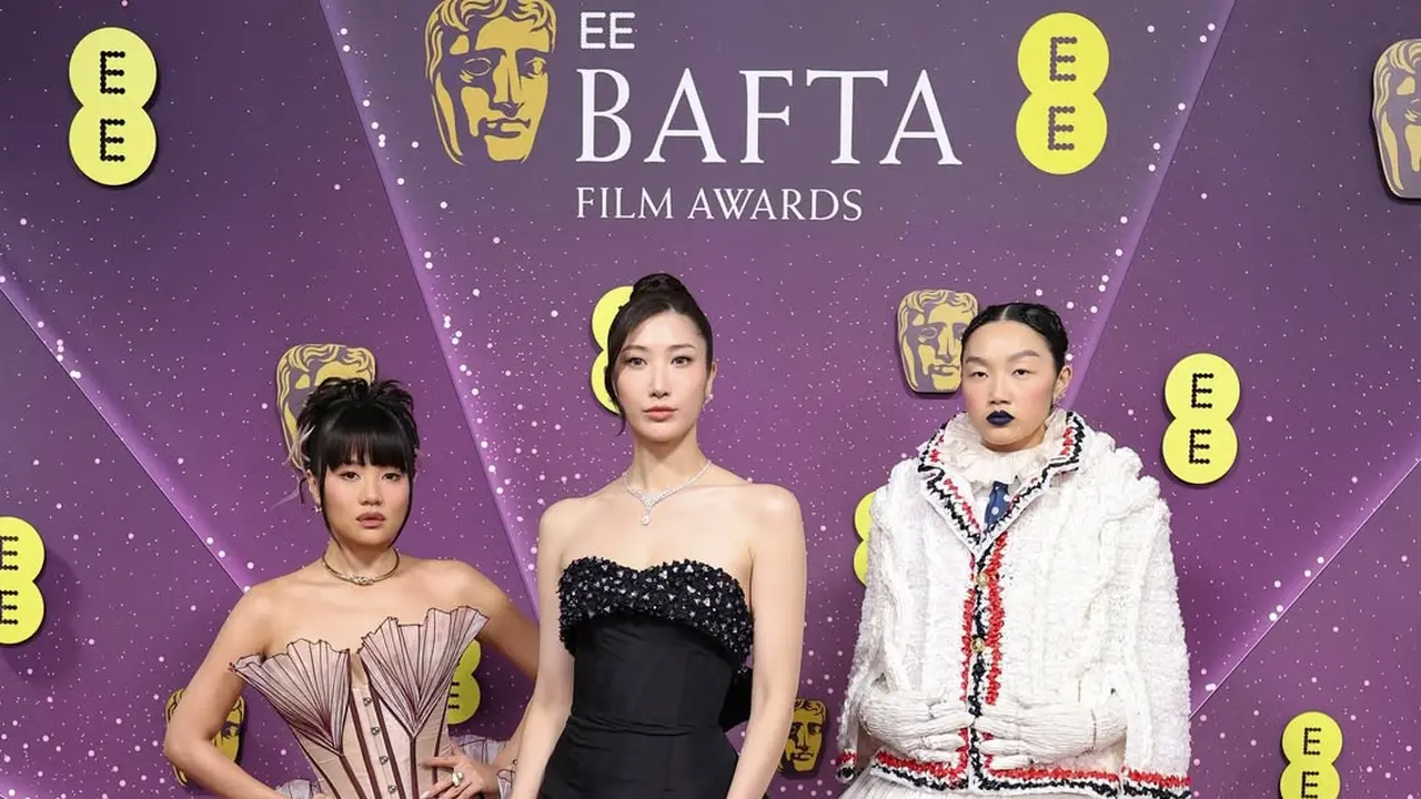 Dari Gaun Bordir Dior-Siluet Oversized Thom Browne, Trio KPop Demon Hunters EJAE hingga Audrey Nuna Tampil Nyentrik di BAFTA 2026