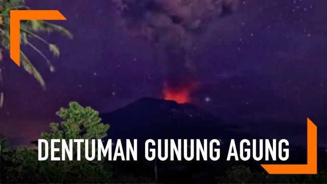 Suara dentuman terdengar saat Gunung Agung erupsi. Fenomena ini terdengar hingga radius 12 km.
