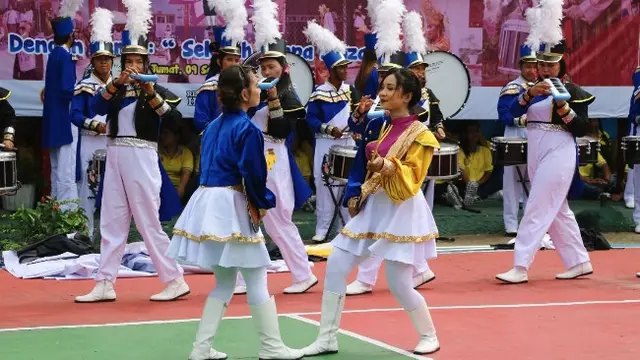 Penampilan drumband warga binaan Lapas Perempuan Pekanbaru dalam peluncuran buku Suara Hati dari Balik Jeruji.