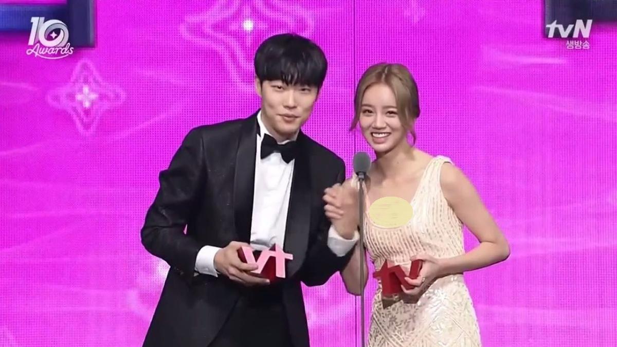 Momen-Momen Manis Pemain Reply 1988 Hyeri dan Ryu Jun Yeol Sebelum