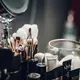 Memulai perjalanan di dunia makeup bagi pemula bukan tentang memiliki banyak alat, melainkan memahami perlengkapan dasar dan cara menggunakannya dengan tepat. (Foto: fotostrobi/Pixabay)