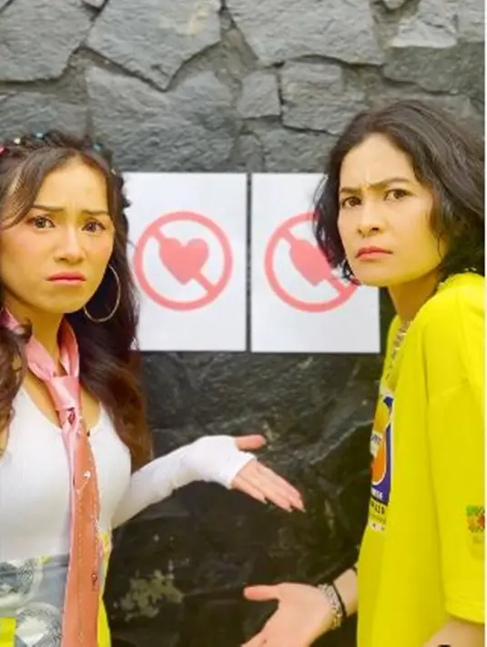 Selain single, The Virgin juga berencana untuk meluncurkan album sebagai hadiah ulang tahun ke-15 untuk para penggemar setia mereka, Virginity. Meski Mita dan Dara jarang mengeluarkan lagu baru, keduanya tetap saling bertemu dan menghabiskan waktu bersama dengan teman-teman lainnya. (Liputan6.com/IG/@darathevirgin)