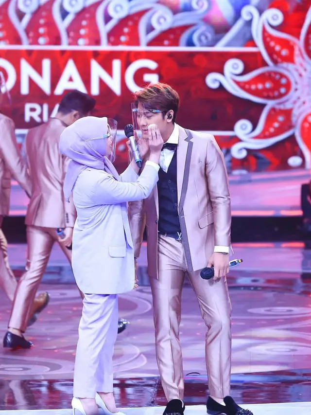 6 Potret Lesty Kejora dan Rizky Billar saat Hadiri Berbagai Acara, Tampil Serasi