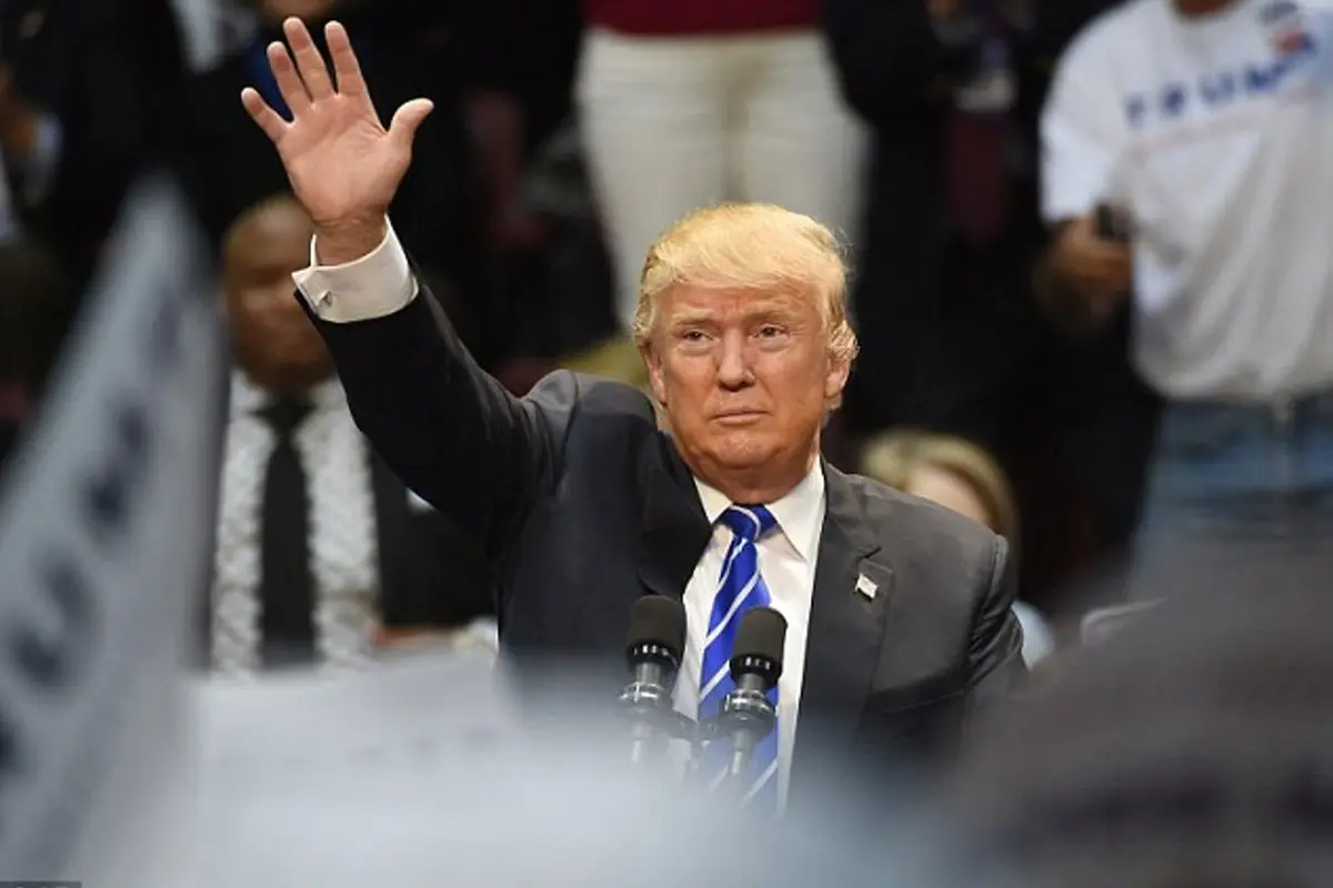 Banjir Cacian, Perempuan Muslim Diusir dari Kampanye Donald Trump