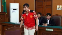 Selasa, (27/3/2018) sidang guru spiritual artis Gatot Brajamusti alias Aa Gatot kembali digelar. Sidang ini membuat suasana sedikit memanas lantaran ketidaksiapan Jaksa Penuntut Umum (JPU). (Nurwahyunan/Bintang.com)