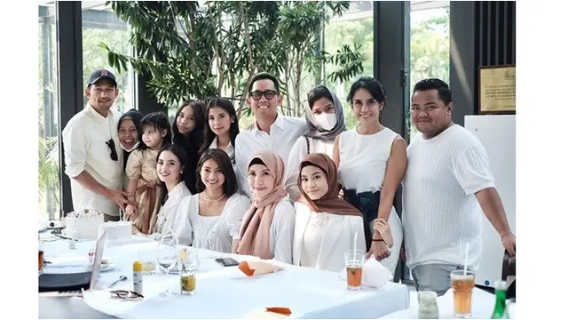 7 Potret Perayaan Ulang Tahun Ririn Ekawati dengan Keluarga, Ibnu Jamil Ikut Temani