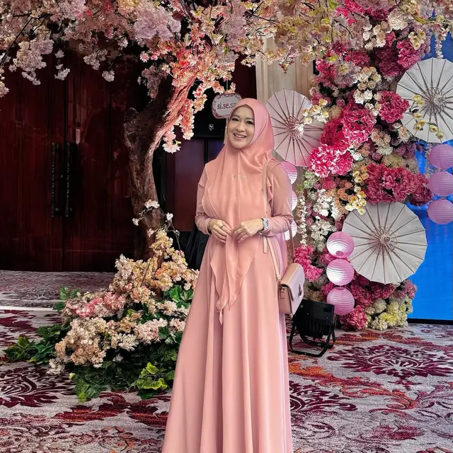 6 Artis Ini Mualaf Sejak Masa Sekolah, Tumbuh di Keluarga Beda Agama