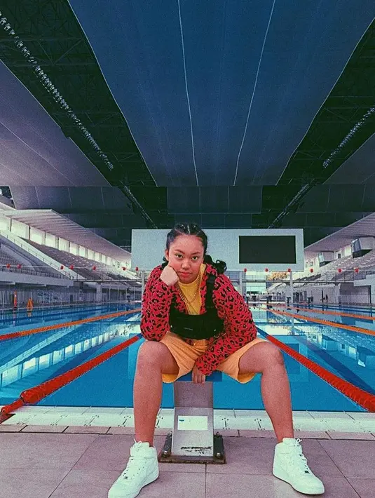 Beranjak dewasa, ia kerap tampil dengan gaya SWAG yang seru. @nayyarasudiro.