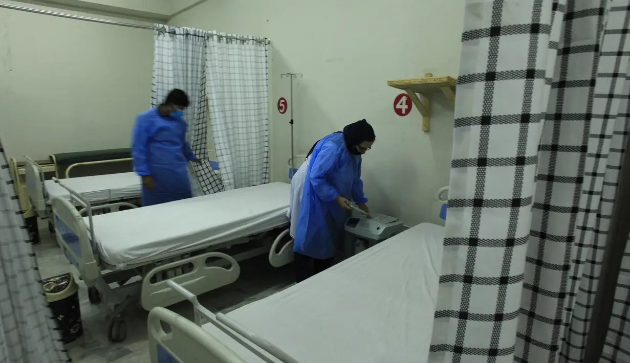 Jumat (16/8), Kementerian kesehatan Pakistan telah mengonfirmasi setidaknya satu kasus virus mpox pada seorang pasien yang kembali dari negara Teluk. (AP Photo/Muhammad Sajjad)