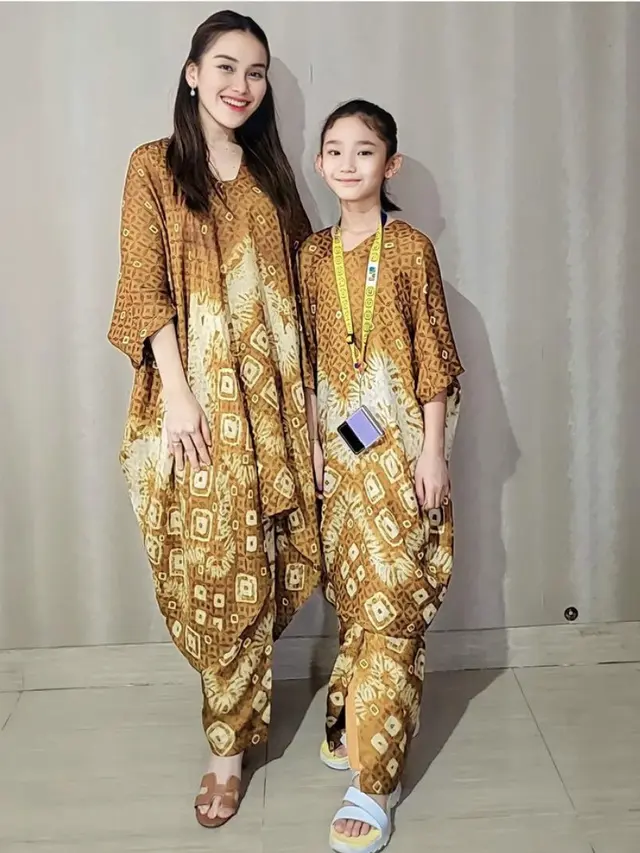Gaya Ayu Ting Ting hingga Lebaran Ketiga