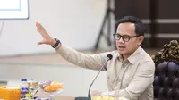 Wakil Menteri Dalam Negeri Bima Arya Sugiarto saat memimpin Rapat Koordinasi Kesiapan Pilkada Serentak 2024 di Provinsi Gorontalo, Kamis (14/11/2024).