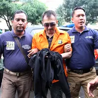 Gatot Brajamusti di Polda Metro Jaya (Nurwahyunan/bintang.com)