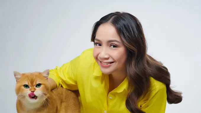 Nagita Slavina dan kucing kesayangan (Istimewa)