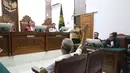 Majelis Hakim yang menyidangkan perkara tersebut menyatakan Fariz RM terbukti melanggar Pasal 112 ayat 1 dan Pasal 111 ayat 1 Undang-Undang Narkotika juncto Pasal 55 KUHP. (Kapanlagi.com/Budy Santoso)