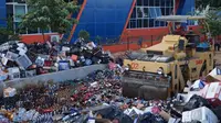 Pemusnahan barang hasil penindakan dan penyelidikan oleh Bea Cukai Kepulauan Riau.