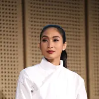 Hal itu dilakukan Happy Salma, agar waktu kebersamaan bareng keluarganya tidak menjadi terganggu. (Nurwahyunan/Bintang.com)