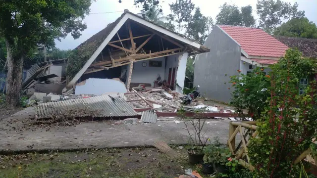 6 Potret Dampak Gempa Malang,