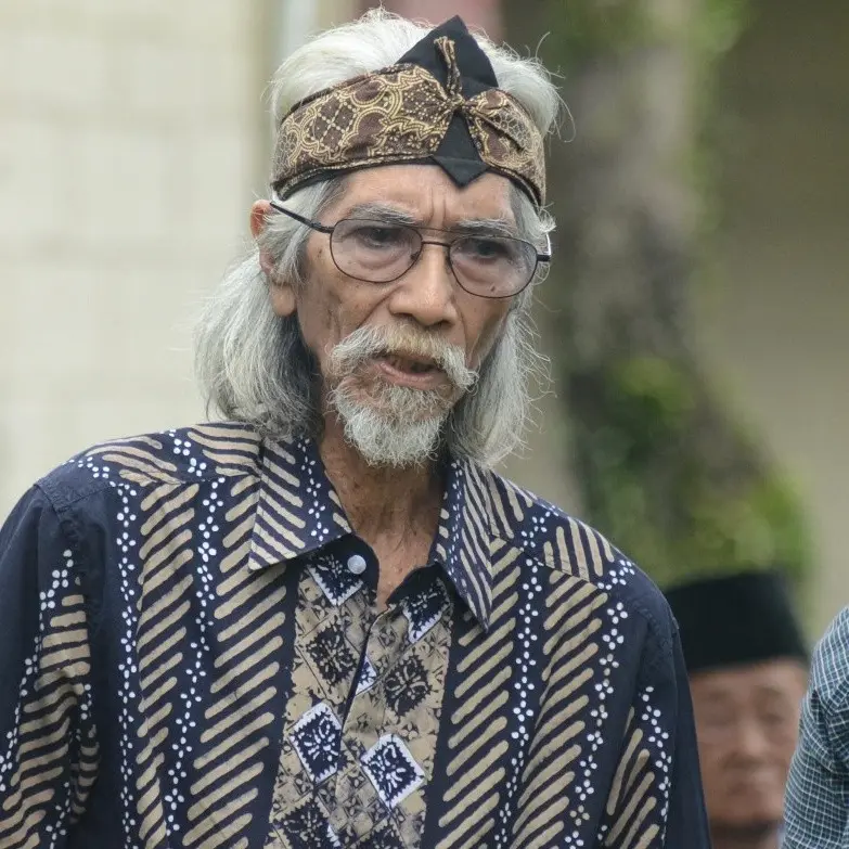 Kepergian Yon untuk selamanya ini menjadi duka teramat dalam bagi semua pihak, terutama Koes Plus bersaudara. Di rumah duka hadir sejumlah anak, cucu dan keluarga Koes Plus, salah satunya ada Yok Koeswoyo. (Adrian Putra/Bintang.com)