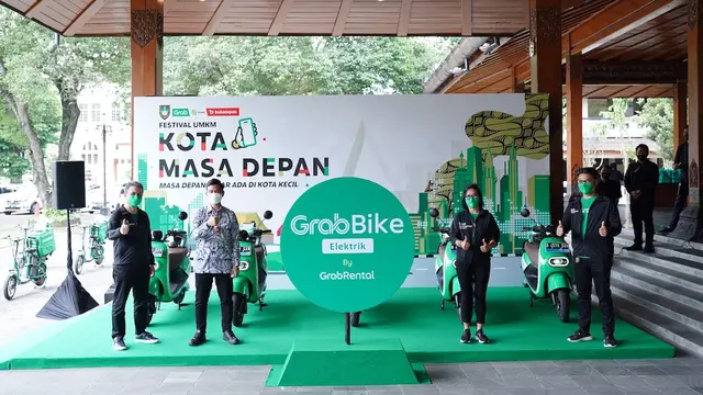Tiga raksasa digital Indonesia yakni Grab, Emtek dan Bukalapak melanjutkan program akselerator Kota Masa Depan (Kolaborasi Nyata Untuk Masa Depan) di Solo, Jawa Tengah.
