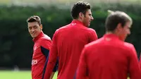 Kehadiran Ozil Tak Menggusur Posisi Wilshere