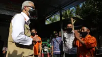Gubernur Jawa Tengah, Ganjar Pranowo saat meninjau Desa Wirun, Kutoarjo, Kabupaten Purworejo