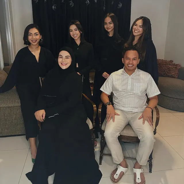 Tampul Kompak, Ini 6 Potret Lebaran Faizal Harris Bareng Anak dan Mantan Istri