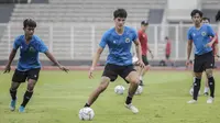 Elkan Baggott mengakui gaya permainan yang dimilikinya itu dipengaruhi dua bek tengah terbaik dunia yakni Rio Ferdinand hingga Virgil van Dijk. (dok. PSSI)