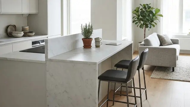 Desain Meja Bar Mini sebagai Pembatas Dapur dan Ruang Keluarga