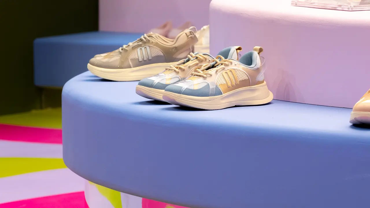 Melissa X Hadirkan Wajah Baru Gaya Sneaker, dari Siluet Modern hingga Eksperimen Warna
