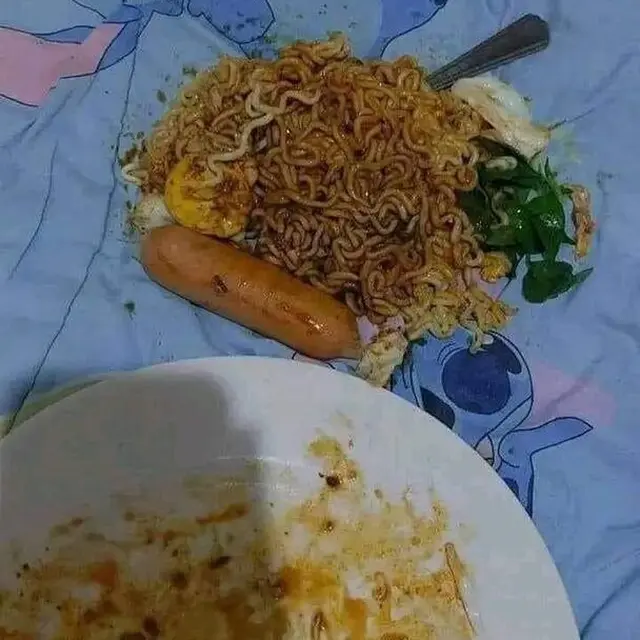 6 Momen Apes Mi Goreng Siap Santap tapi Berujung Tumpah, Bikin Elus Dada