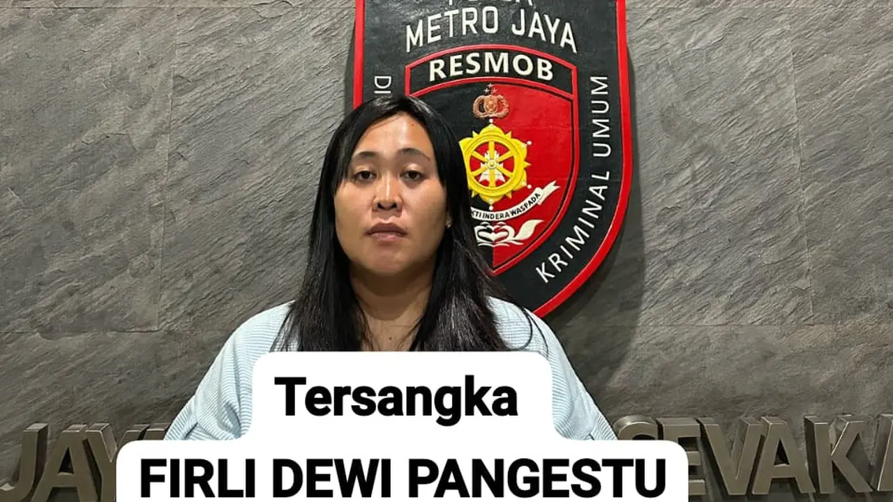 Pelaku bernama Firli Dewi Pangesti alias Fitri bertugas mencari korban lewat aplikasi 'OMI'. (Merdeka.com/Rahmat Baihaqi)