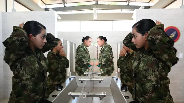 Melihat Tentara Wanita Kolombia Latihan Militer