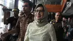 Mantan Dirut PT Pertamina (Persero), Karen G Agustiawan usai menjalani sidang pembacaan eksepsi di Pengadilan Tipikor, Jakarta, Kamis (7/2). Sidang beragendakan pembacaan eksepsi atas dakwaan jaksa. (Liputan6.com/Helmi Fithriansyah)