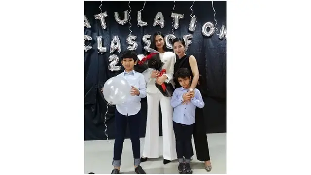 Kompak Banget, 5 Artis Ini Akrab dengan Anak Tiri
