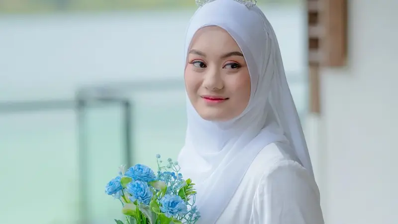 FOTO: Gaya Dinda Hauw Saat Pakai Baju Putih, Tampil Memesona