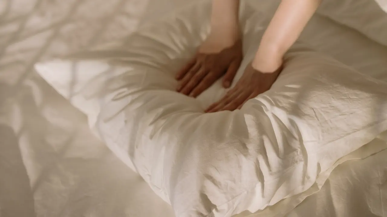 Cara Efektif Mencuci Bantal