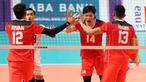 Selebrasi pemain Timnas Bola Voli putra Indonesia setelah berhasil meraih poin dari timnas Bola Voli putra Kamboja dalam pertandingan final Bola Voli Putra SEA Games 2023 di Phnom Penh, Kamboja, Senin (8/5/2023). (Bola.com/Abdul Azis)