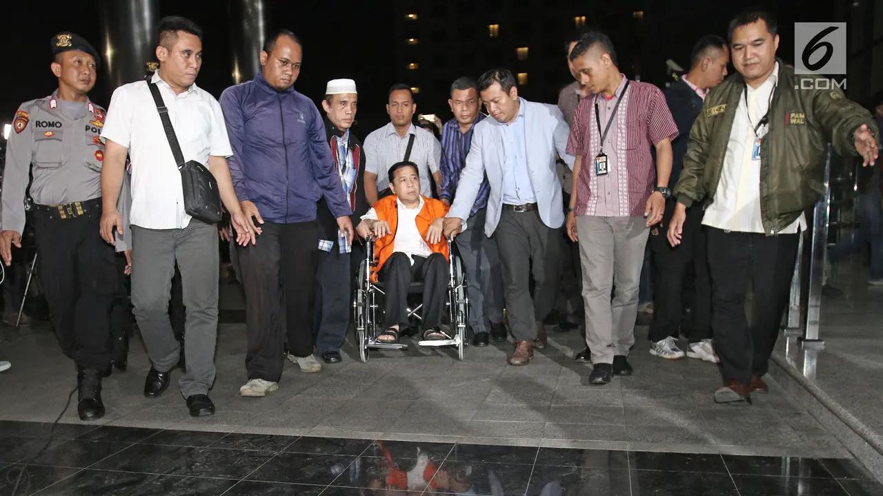 PHOTO: Tinggalkan RSCM, Setya Novanto Resmi Ditahan di Rutan KPK