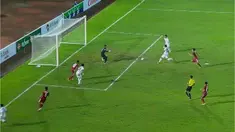 Gawang Garuda Nusantara harus kebobolan pada menit ke-28 ketika Myat Kaung Khant menyambut umpan silang dengan sontekan.