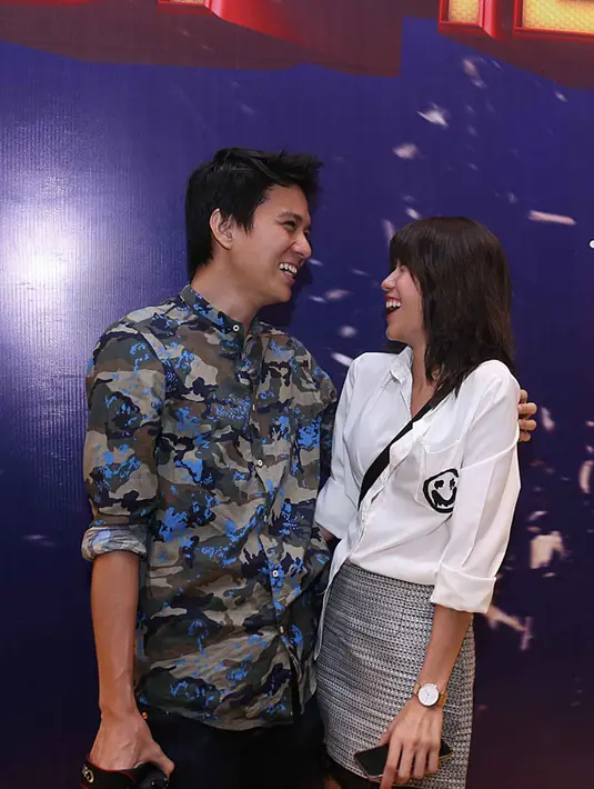 Gigi dan Yudistira sangat bahagia bisa menjadi salah satu orang yang pertama menyaksikan film yang telah dinantikan ini. Di samping itu, Gigi juga bercerita soal hubungannya dengan sang pacar yang baru berlangsung enam bulan. (Nurwahyunan/Bintang.com)