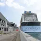 Kapal pesiar Royal Caribbean Quantum of the Seas berlabuh di Marina Bay Cruise Center, Singapura, 9 Desember 2020. Kapal pesiar Royal Caribbean tersebut kembali ke Singapura pada Rabu (9/12) pagi setelah seorang penumpang berusia 83 tahun positif terinfeksi COVID-19. (Xinhua/Then Chih Wey)