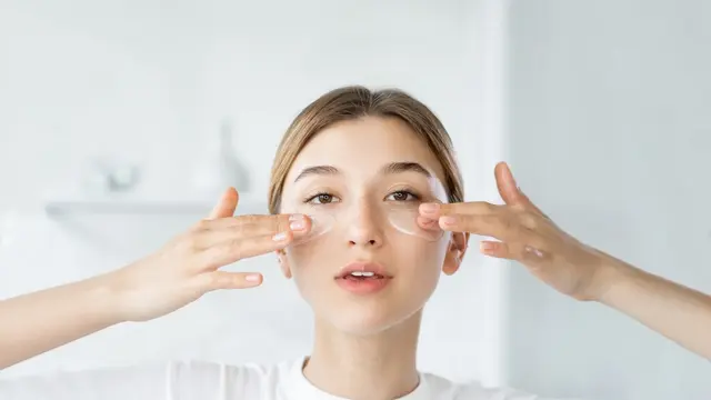 Singkirkan Mata Lelah agar Kembali Fresh, Ini Lho Step by Step Penggunaan Eye Patch Mask yang Tepat