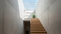 10 Model Rumah Modern dengan Bukaan Depan Terbatas Tapi Tetap Terang, Konsep Cerdas