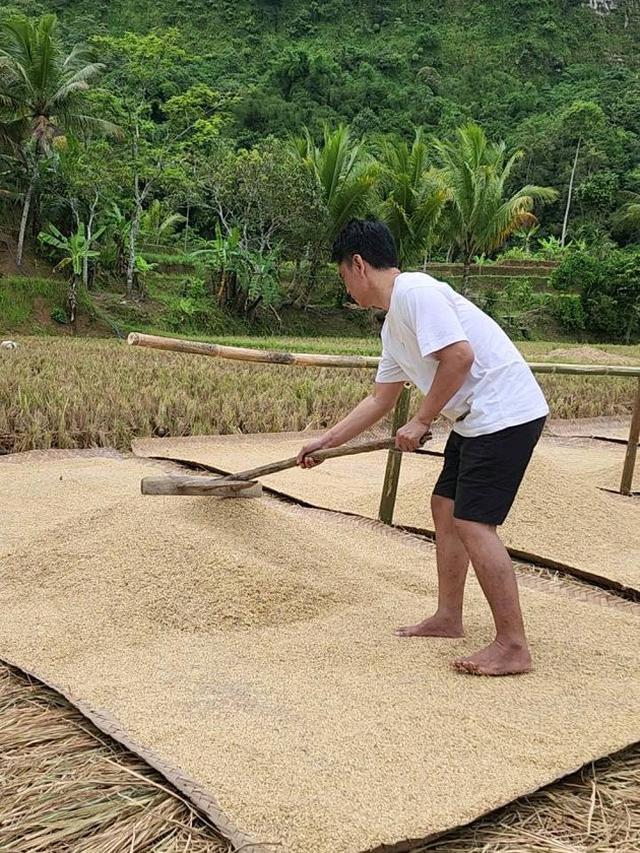 Ayah Lesti Kejora Jadi Petani
