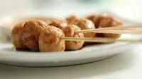 Lezatnya Sate Bakso Bumbu Kacang