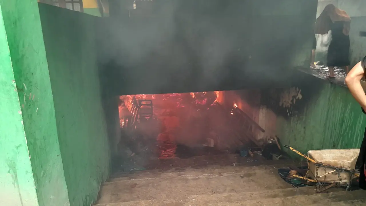 Kebakaran basement Pesantren Al Mawaddah di Jalan Sadar Raya, Ciganjur, Jagakarsa, Jakarta Selatan.