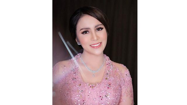 6 Gaya Momo Geisha Berdandan Bak Pejabat, Jadi Sorotan Publik